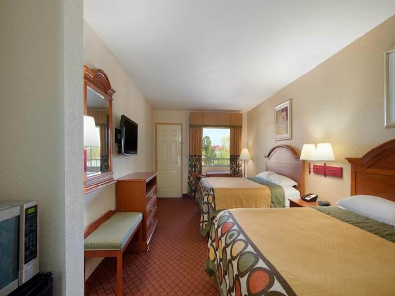 Super 8 By Wyndham Pratt Hotel Kültér fotó